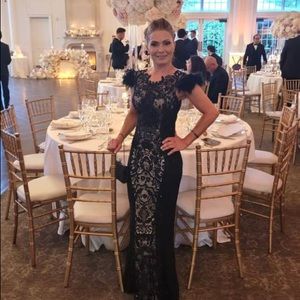 ABSOLUTELY STUNNING GOWN BY LARA DESIGN!